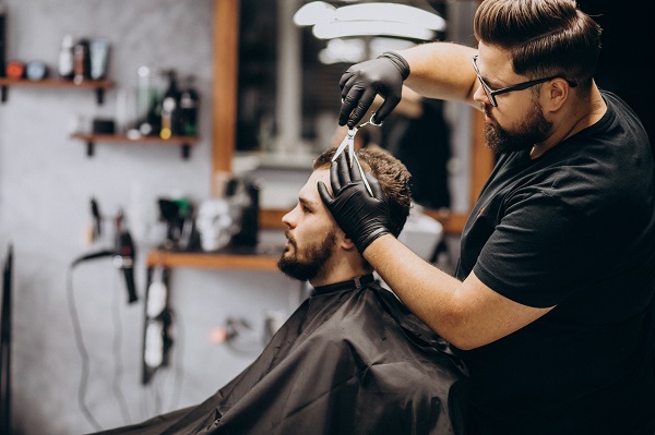 Curso barbeiro profissional com certificado até 40 horas de duração Aulas pelo portal jovem empreendedor.