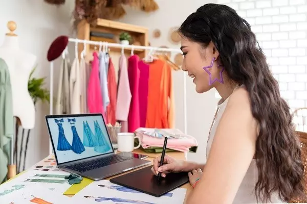 O curso de corte e costura de uma forma descomplicada, para que você possa mergulhar nesse fascinante hobby ou transformá-lo em uma carreira profissional.