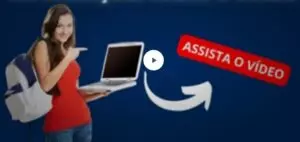 O curso de babá e berçarista consiste em aulas teóricas e práticas com simulações de procedimentos à distância .