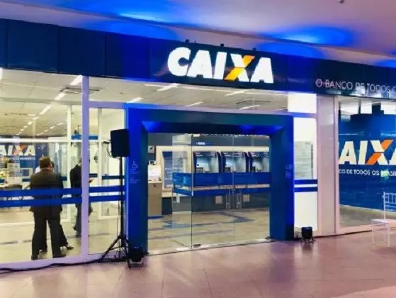 A Caixa Econômica Federal anunciou recentemente a abertura de um concurso público com a oferta de 4.000 vagas, sendo metade delas destinadas à área de tecnologia.