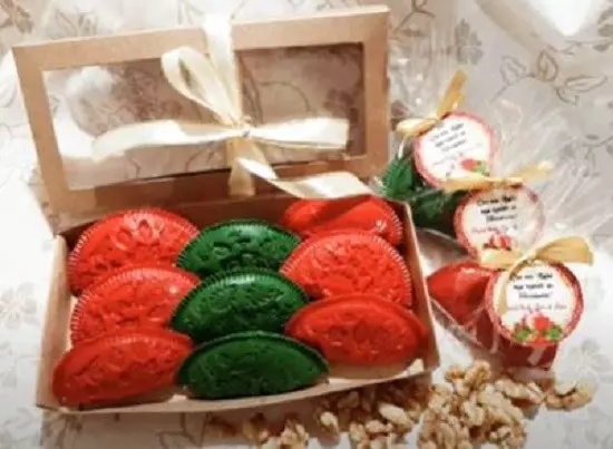 Delicie-se com o requintado Curso pastelzinho gourmet de festa metalizado De leite ninho. Eleve a sua festividade com fascínio metálico e pura elegância.