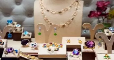 Vamos dar ideias sobre os materiais essenciais para criar bijuterias em casa, técnicas de fabricação, dicas para iniciar um negócio bem-sucedido e muito mais.